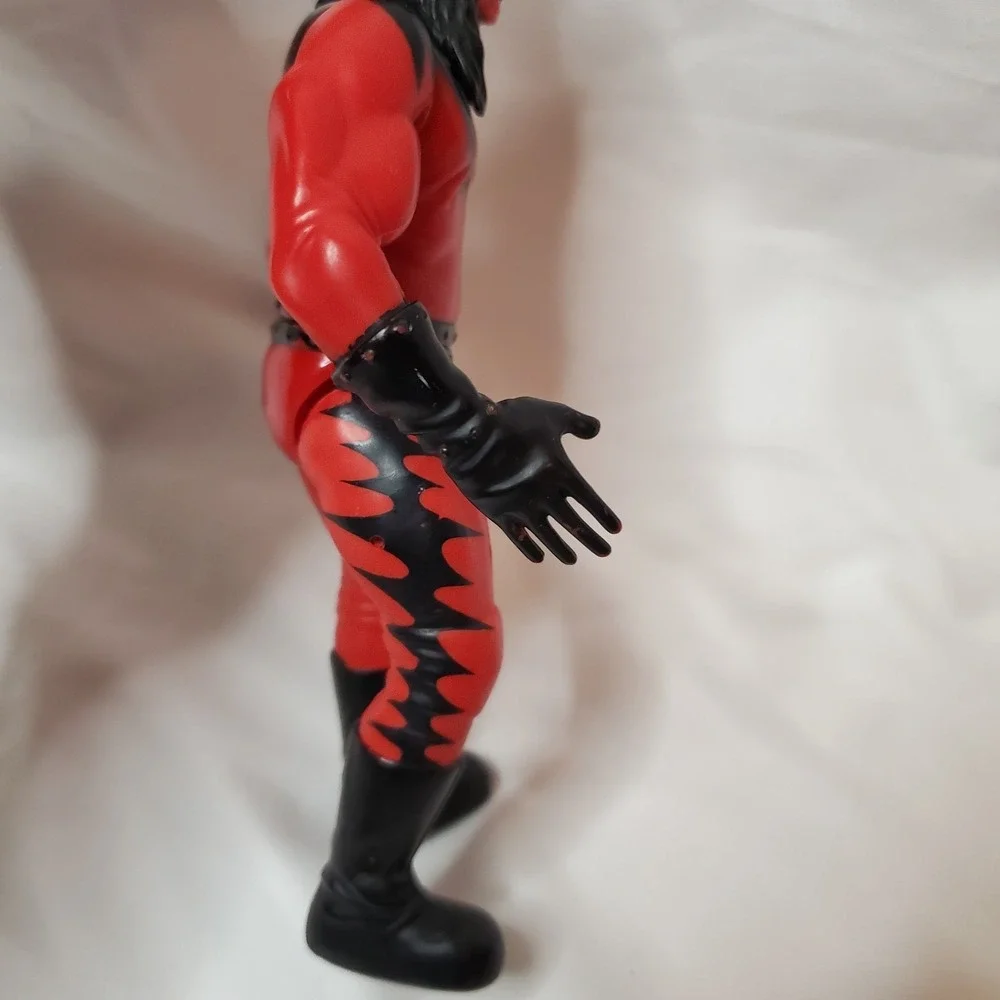 Vintage WWF Kane 1998  Jakks Wrestling Action Figure The Big Red‎ Machine WWE